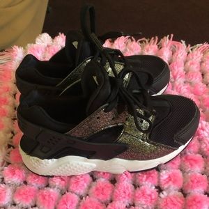 Girl’s Nike Huarache